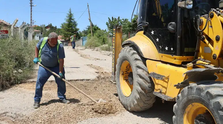 Bozulan Yollara Parke ve Bordür Makyajı