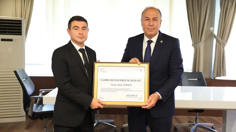 İlçe Jandarma Komutanına Fahri Hemşehrilik Beratı