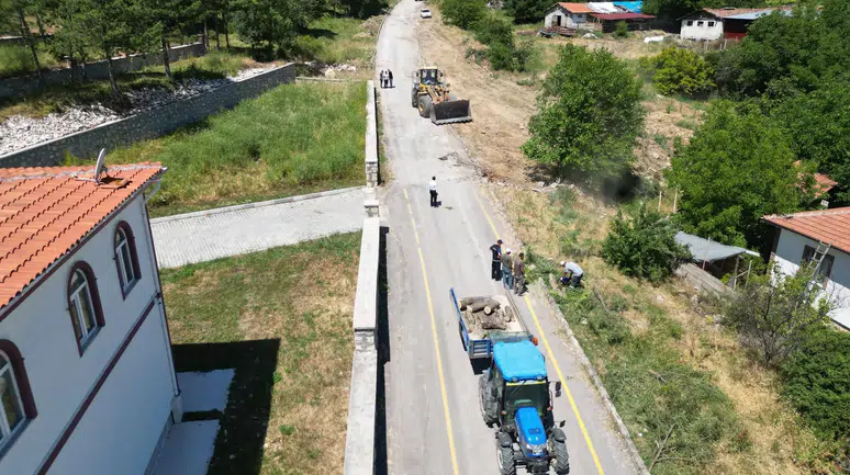 Laçin’de Ulaşım Altyapısını Güçlendirecek Mesai