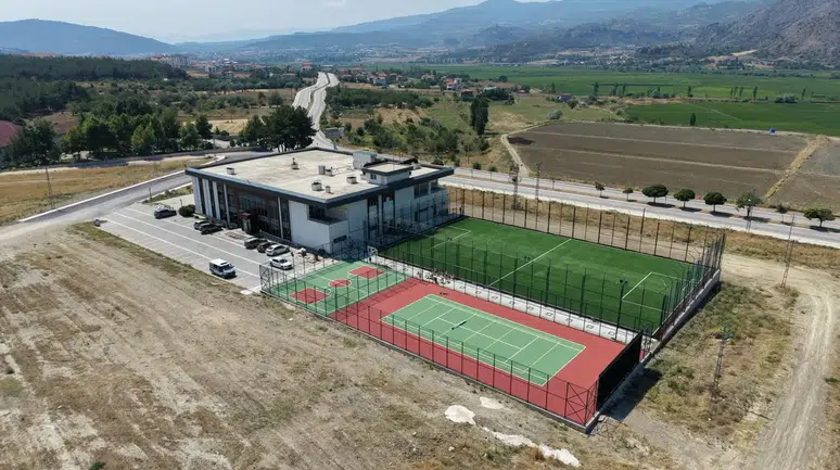 Osmancık’ta Yüzme Havuzu ve Spor Tesisi Açılış İçin Gün Sayıyor