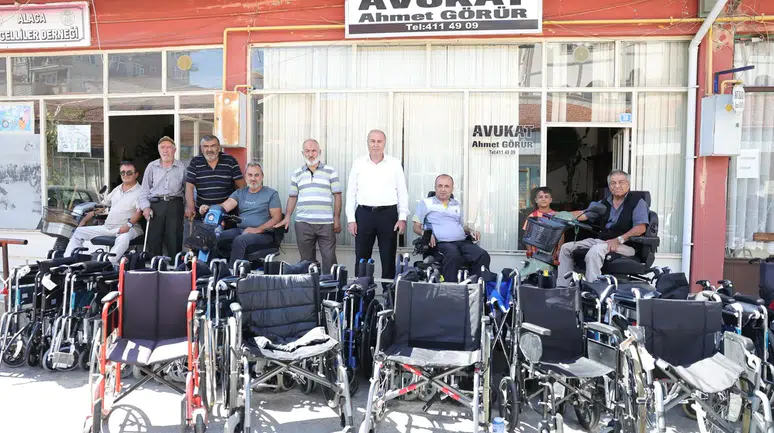 30 Engelli Aracı Teslim Edildi