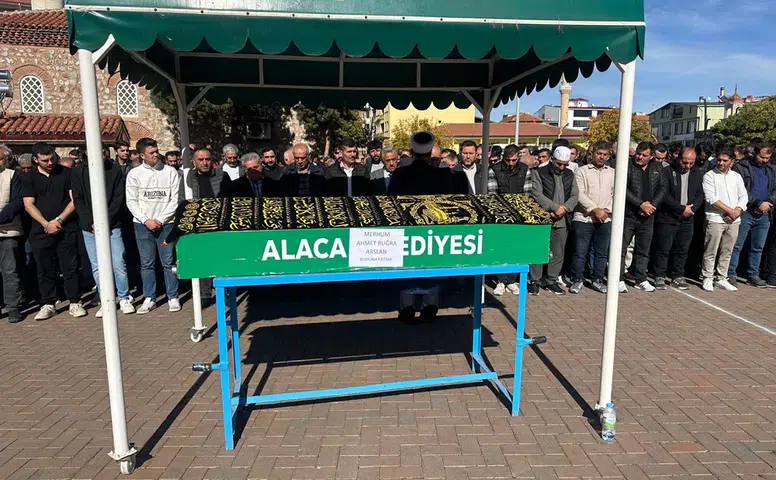 Demirle Kabin Arasına Sıkışan Kişi Hastanede Öldü