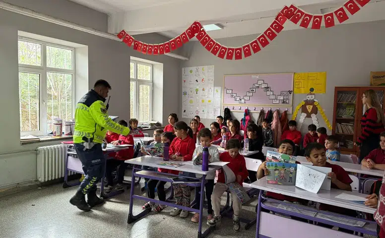 Öğrencilere Trafik Dedektifleri Eğitimi