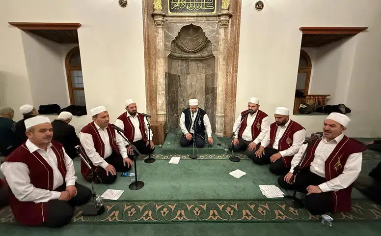 Camilerde Regaip Kandili Coşkusu