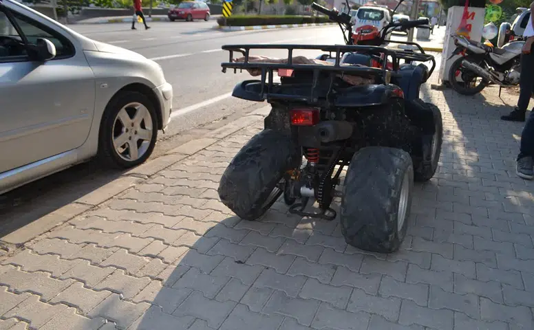 Otomobille Çarpışan Atv Sürücüsü Öldü