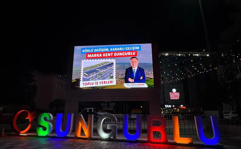 Sungurlu'ya Dev Ekran Kuruldu