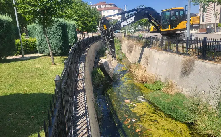 Derelerde Temizlik Çalışmaları Sürüyor