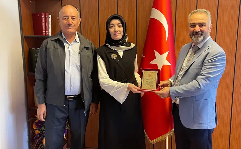 Kazandığı Ödülü Filistin’e Bağışladı