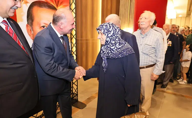Şehit Aileleri ve Gaziler Yemekte Bir Araya Geldi