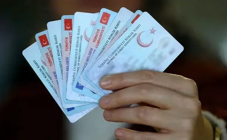 Kimliklerde Büyük Değişim!