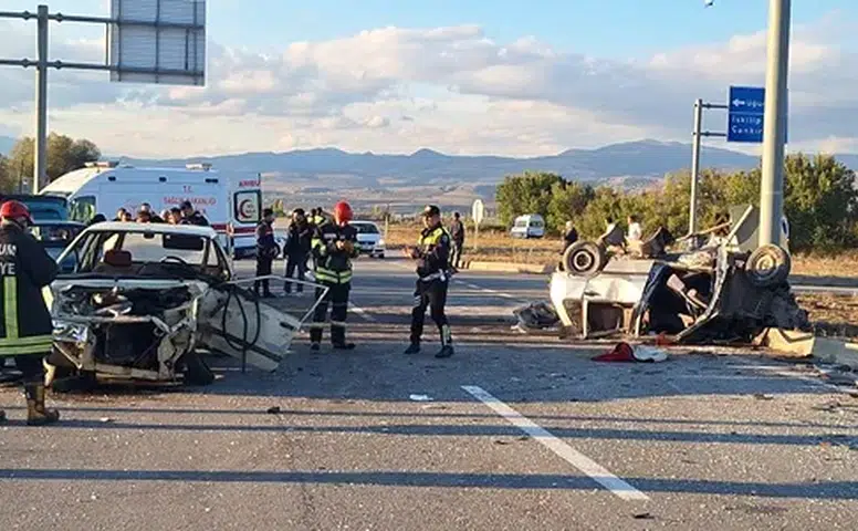 Kazada Yaralanan Çocuk Hayatını Kaybetti