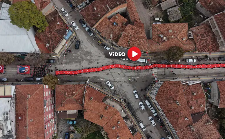 Vatandaşlardan Bayrak Yürüyüşü
