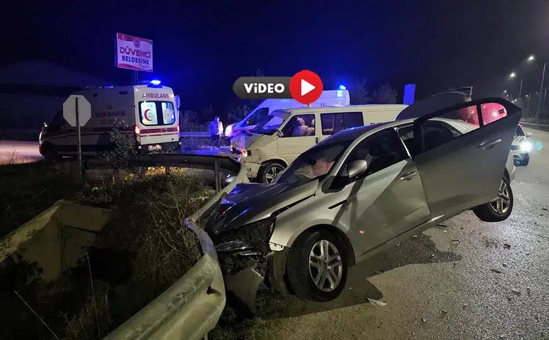 Otomobil ile Minibüs Çarpıştı