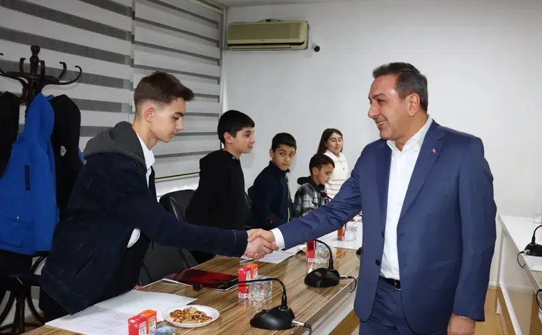 Sungurlu’nun Geleceğine Çocuk Eli Değiyor