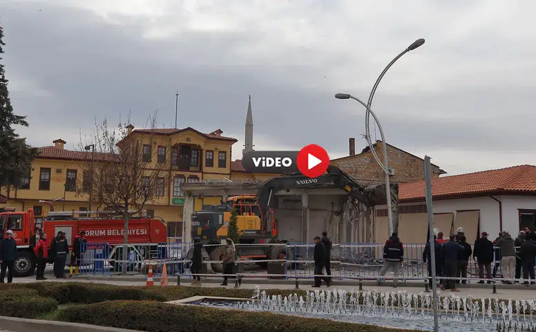 Tarihi Kent Meydanı'nda Son Engel De Kalkıyor