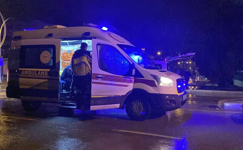 Gazi ve Fatih Caddesi Kesişiminde Kaza