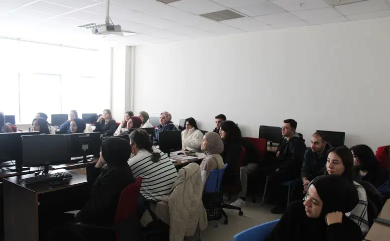 Eczane Teknisyeni Eğitimleri Sürüyor