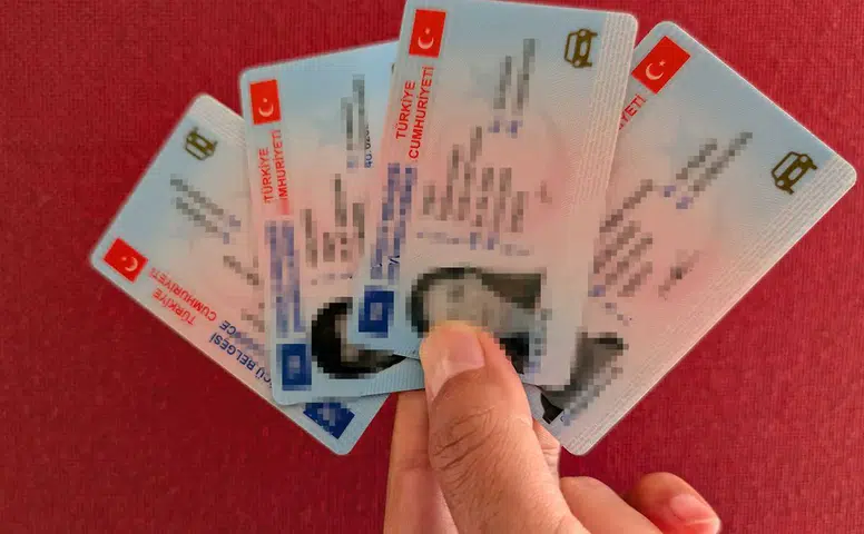 Trafikte Bunları Yaparsanız Ehliyetiniz Gidebilir