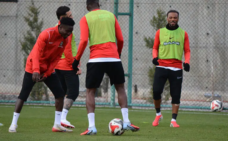 Fredy’den Thiam’a Övgü