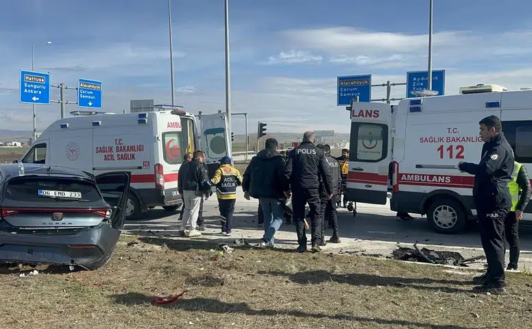 Otomobil ile Cip Birbirine Girdi, Yaralılar Var