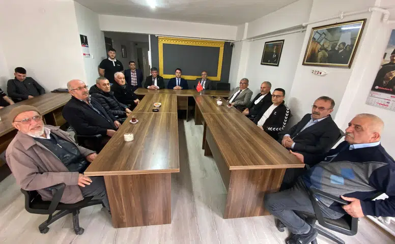 İYİ Partililer Parti Binasında Bayramlaştı