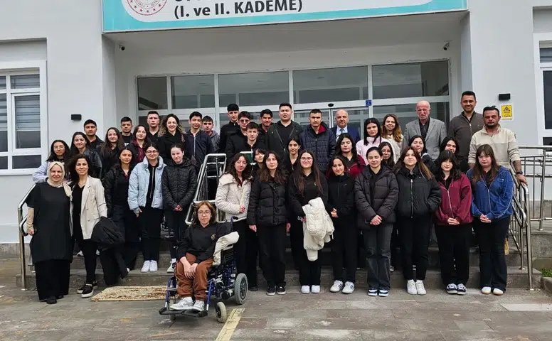 Özel Eğitimde Farkındalık İçin Liseler Tek Yürek Oldu