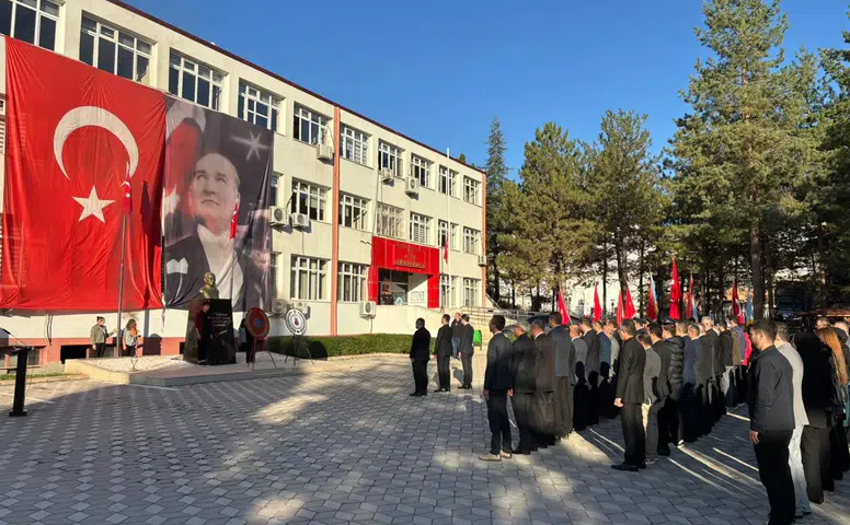 Bayat'ta 18 Mart Şehitleri Anma Günü ve Çanakkale Deniz Zaferi'nin 111. Yıl Dönümü Kutlandı