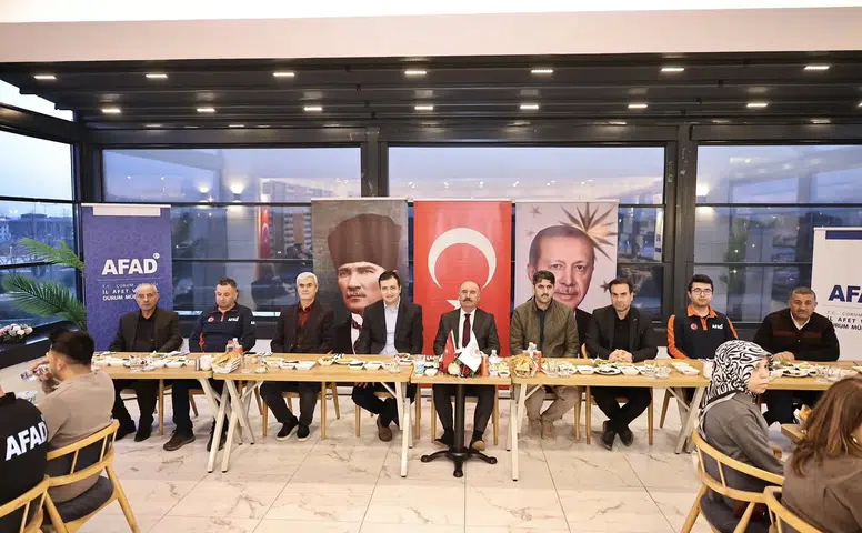 Vali Çalgan, AFAD Personeliyle Buluştu