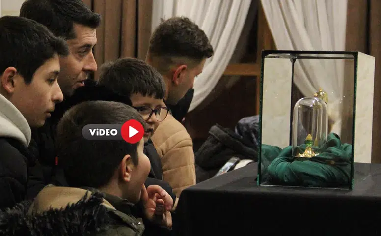 Kadir Gecesi’nde Kutsal Emanetlere Yoğun İlgi