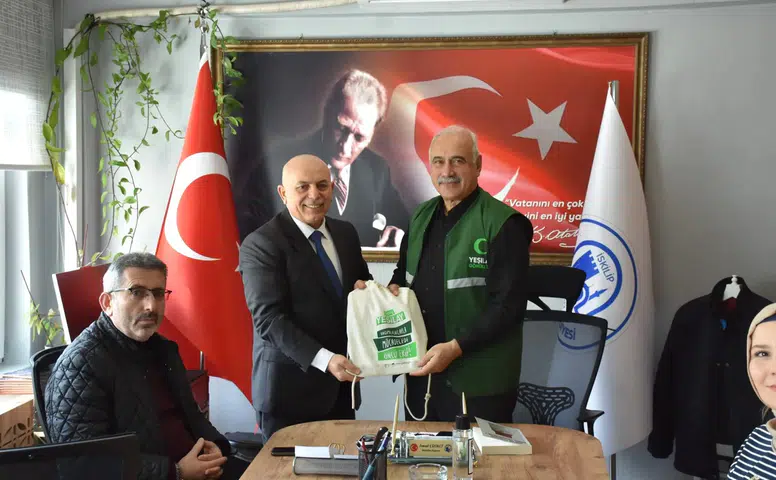 Yeşilay Heyeti Başkan Çizikci'yi Ziyaret Etti