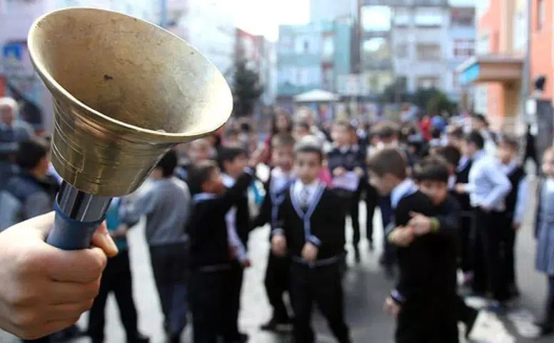 Okullardaki Saldırılar Sonrası Karar Verildi
