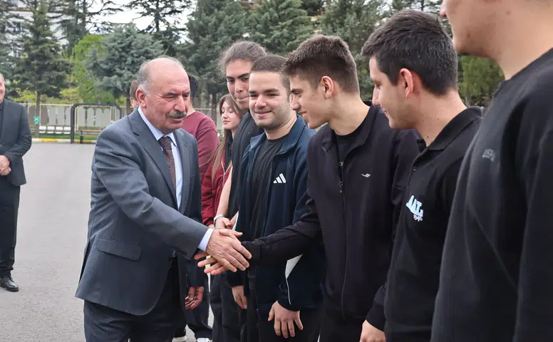 Validen Kentteki Okullarda Güvenlik Mesaisi