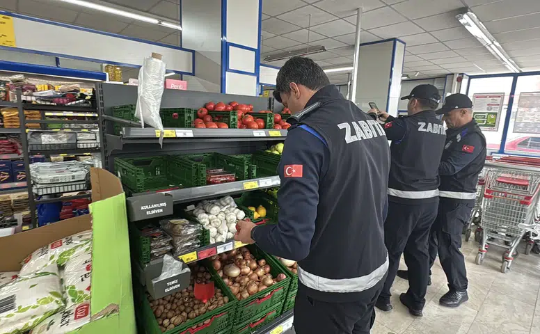 Çorum’da Marketlerde Yapılan Raftaki Oyun ve Küflü Gıdaya Ağır Fatura