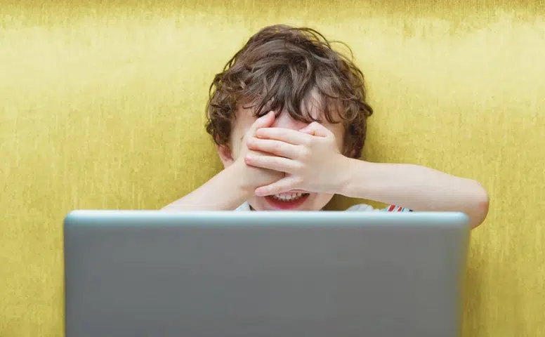 Çocuklarımızı Dijital Dünyanın Gölgesinden Nasıl Kurtarabiliriz ?