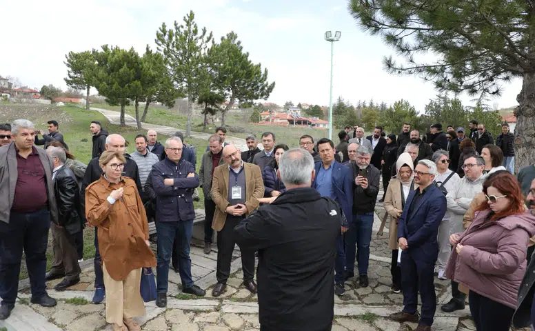 Sempozyum Alacahöyük ve Külliye Ziyaretleriyle Sona Erdi