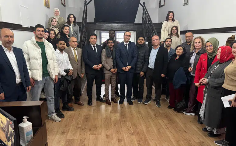 Edebiyat Akademisi Eğitimcileri Tarihi Kütüphanede Buluşturdu