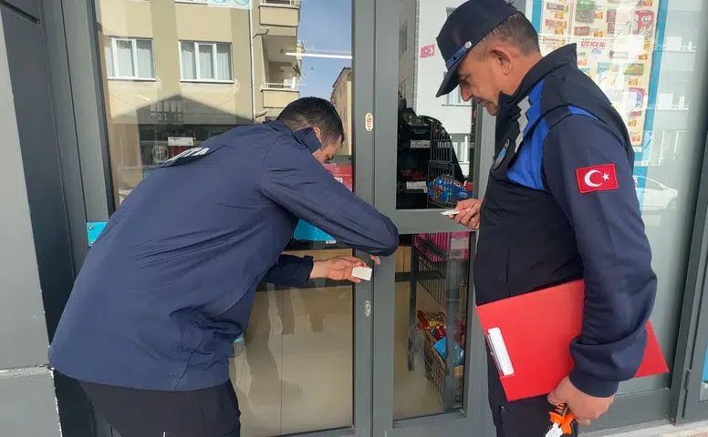 Tarihi Geçmiş Ürün Zincir Marketin Kapısına Kilit Vurdurdu