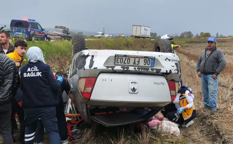 Otomobil Çeltik Tarlasına Uçtu