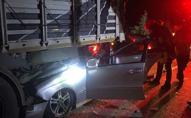 Hurdaya Dönen Otomobilde Sıkıştı, Yaşam Mücadelesi Sürüyor