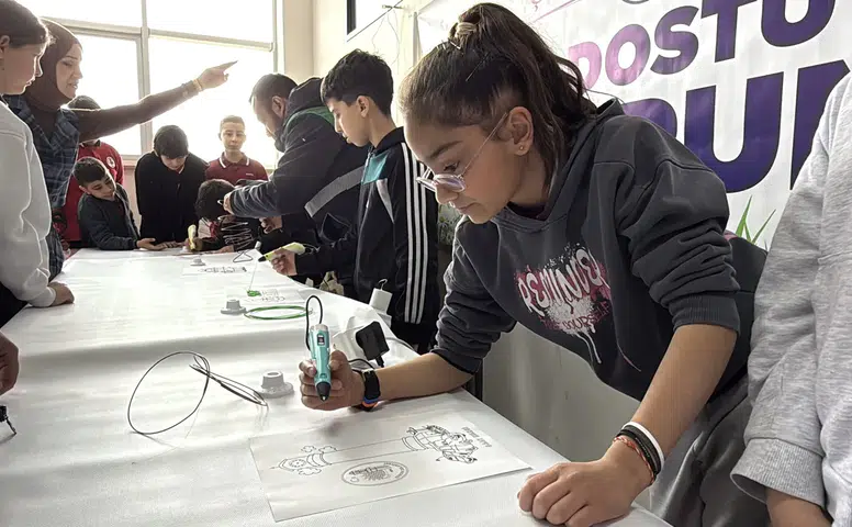 Çöp Plastikler Ellerinde Hayat Buldu