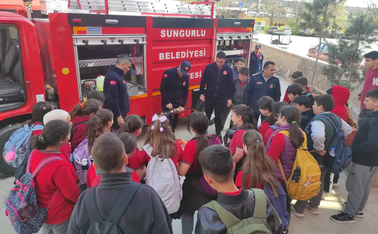 İtfaiye Ekiplerinden Öğrencilere Eğitim