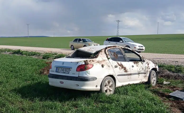 Tarlaya Uçan Araçtan Kendi İmkanlarıyla Çıktı