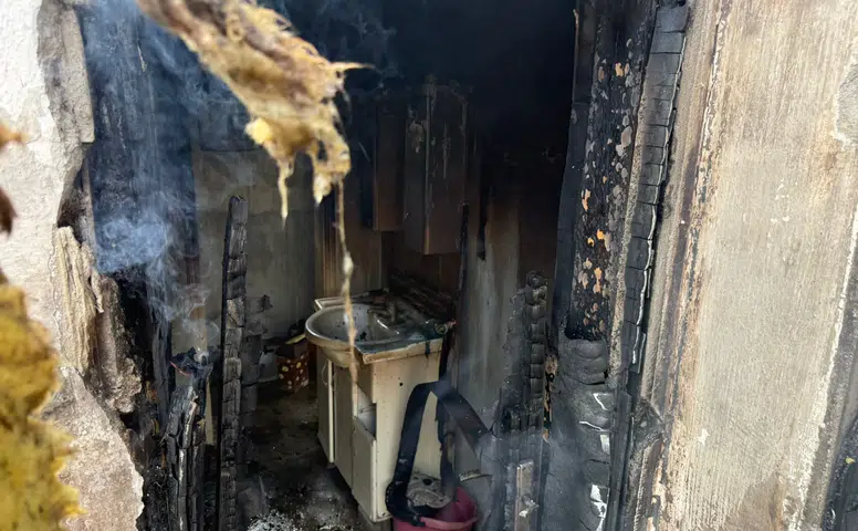 Alevlere Teslim Olan Ev Kullanılmaz Hale Geldi