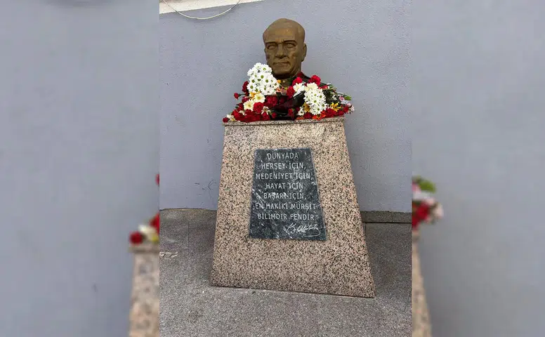 Şiddetin Gölgesinde Omuz Omuza