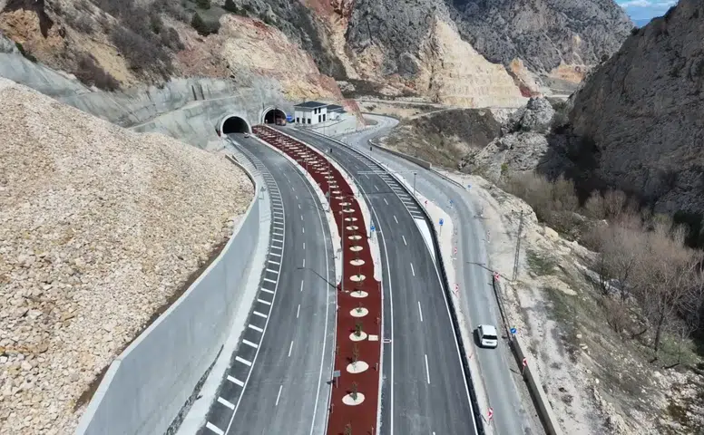 40 Viraj Tarih Oluyor