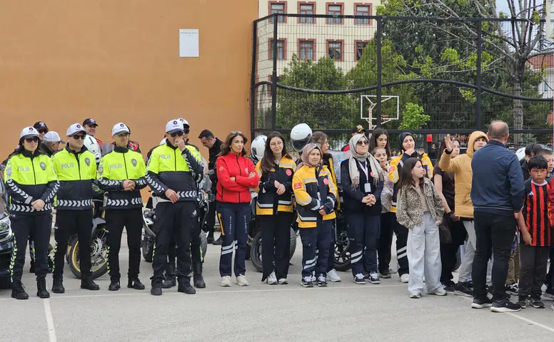 Hayat Kurtaran Eğitimleri Ambulans Başında Aldılar