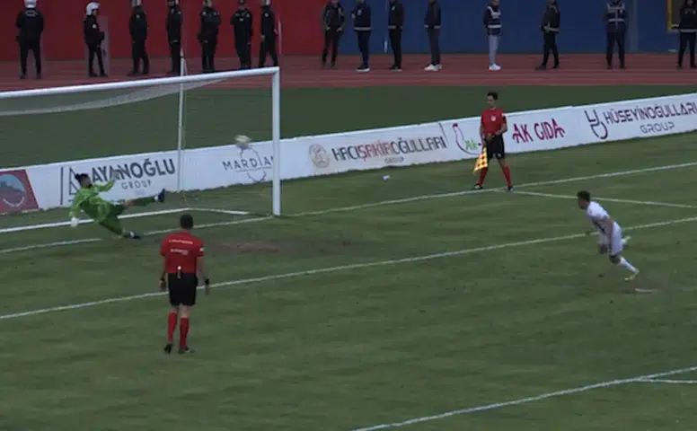 Çorum FK’li Oyuncu Kaçırdı, Çorumlu Oyuncu Atıp Takımını Finale Taşıdı