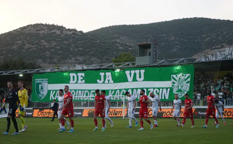 Utanmadan Geçmişteki Maçı Hatırlattılar