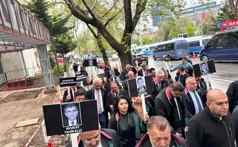 Avukatlara Karşı Şiddete Yürüyerek Dikkat Çektiler