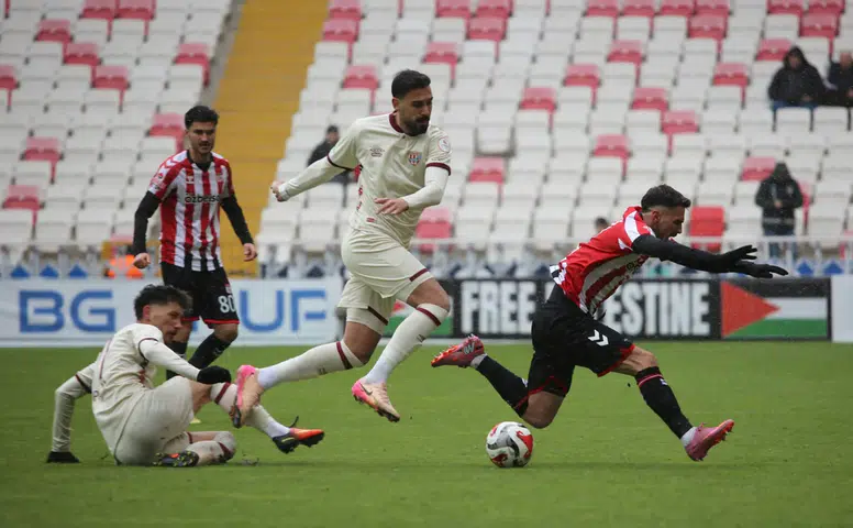 Yedi Takım Transfer Yasağı İle Karşı Karşıya